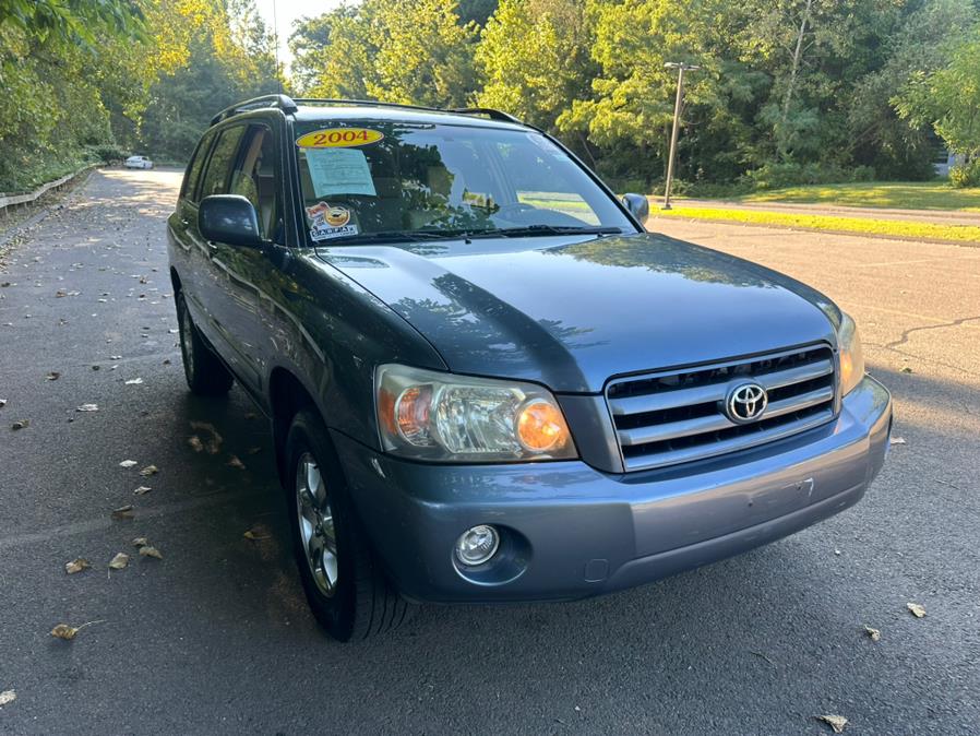 Used 2004 Toyota Highlander in New Britain, Connecticut | Supreme Automotive. New Britain, Connecticut