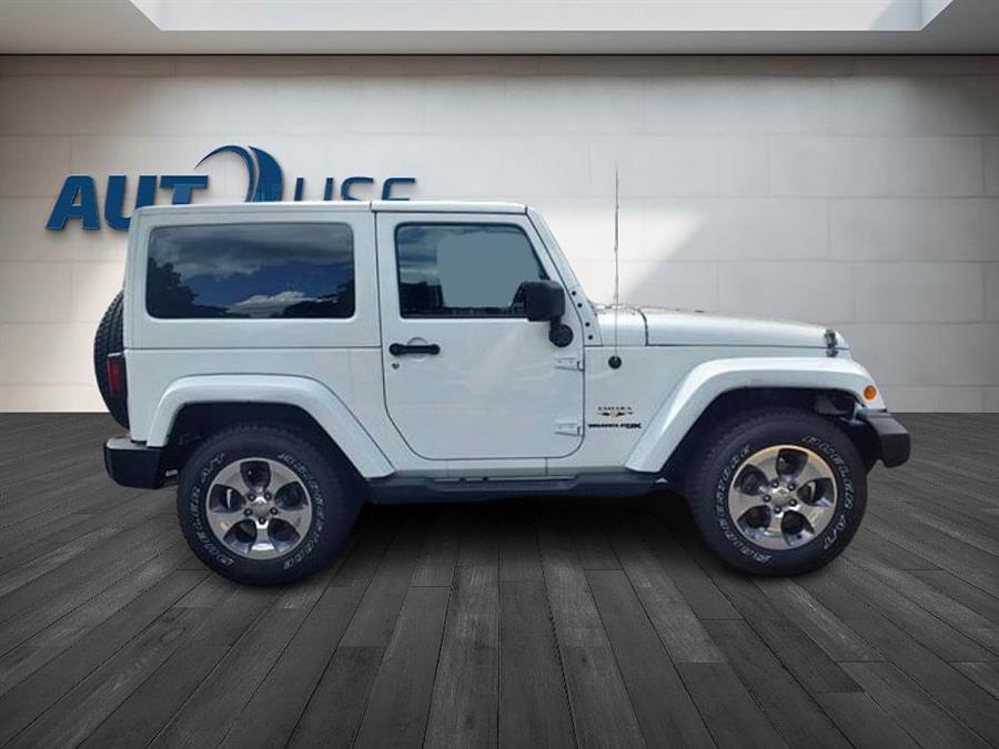 2018 Jeep Wrangler Sahara photo 2