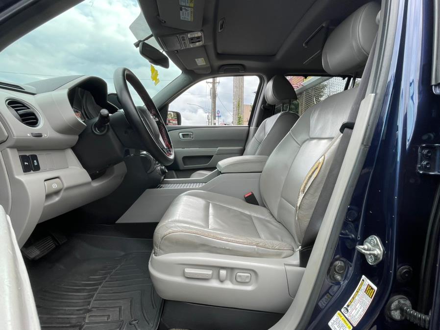 2013 Honda Pilot 4WD 4dr Touring w/RES & Navi, available for sale in BROOKLYN, New York | Deals on Wheels International Auto. BROOKLYN, New York 2013 Honda Pilot 4WD 4dr Touring w/RES & Navi, available for sale in BROOKLYN, New York | Deals on Wheels International Auto. BROOKLYN, New York