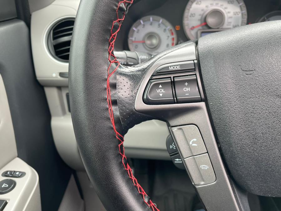 2013 Honda Pilot 4WD 4dr Touring w/RES & Navi, available for sale in BROOKLYN, New York | Deals on Wheels International Auto. BROOKLYN, New York 2013 Honda Pilot 4WD 4dr Touring w/RES & Navi, available for sale in BROOKLYN, New York | Deals on Wheels International Auto. BROOKLYN, New York