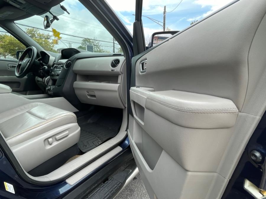 2013 Honda Pilot 4WD 4dr Touring w/RES & Navi, available for sale in BROOKLYN, New York | Deals on Wheels International Auto. BROOKLYN, New York 2013 Honda Pilot 4WD 4dr Touring w/RES & Navi, available for sale in BROOKLYN, New York | Deals on Wheels International Auto. BROOKLYN, New York