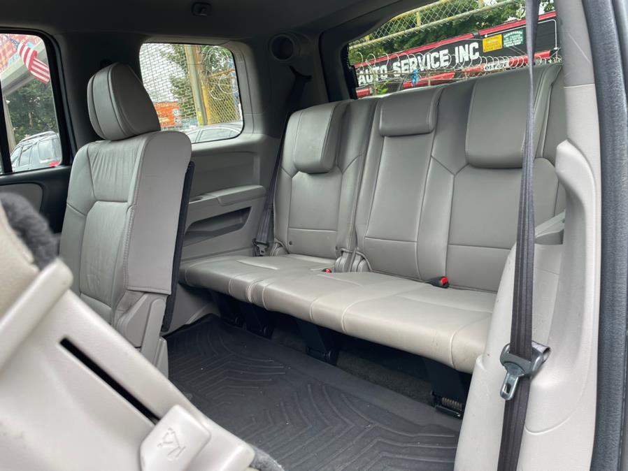 2013 Honda Pilot 4WD 4dr Touring w/RES & Navi, available for sale in BROOKLYN, New York | Deals on Wheels International Auto. BROOKLYN, New York 2013 Honda Pilot 4WD 4dr Touring w/RES & Navi, available for sale in BROOKLYN, New York | Deals on Wheels International Auto. BROOKLYN, New York