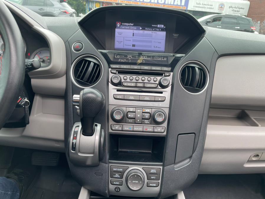 2013 Honda Pilot 4WD 4dr Touring w/RES & Navi, available for sale in BROOKLYN, New York | Deals on Wheels International Auto. BROOKLYN, New York 2013 Honda Pilot 4WD 4dr Touring w/RES & Navi, available for sale in BROOKLYN, New York | Deals on Wheels International Auto. BROOKLYN, New York
