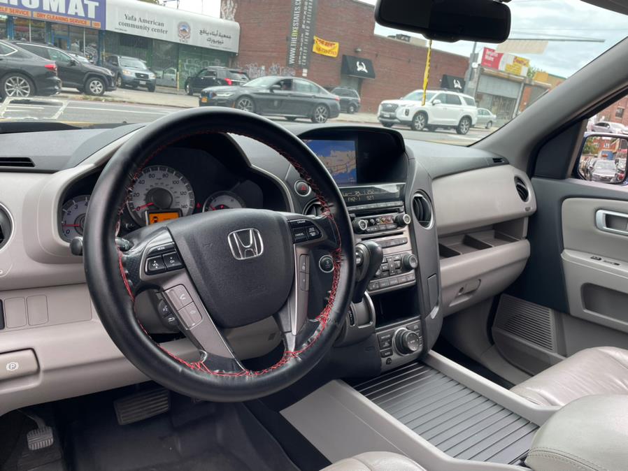 2013 Honda Pilot 4WD 4dr Touring w/RES & Navi, available for sale in BROOKLYN, New York | Deals on Wheels International Auto. BROOKLYN, New York 2013 Honda Pilot 4WD 4dr Touring w/RES & Navi, available for sale in BROOKLYN, New York | Deals on Wheels International Auto. BROOKLYN, New York
