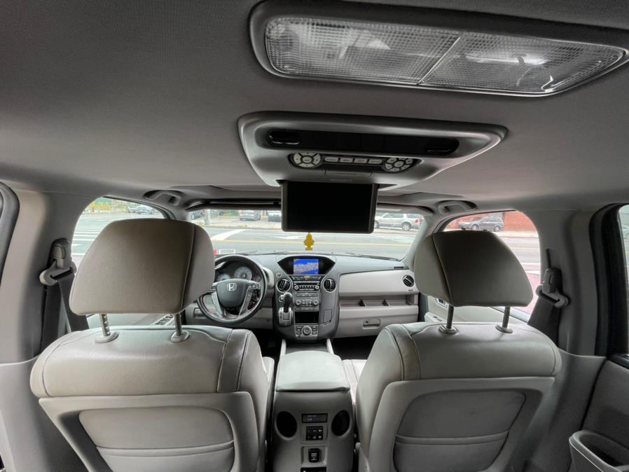 2013 Honda Pilot 4WD 4dr Touring w/RES & Navi, available for sale in BROOKLYN, New York | Deals on Wheels International Auto. BROOKLYN, New York 2013 Honda Pilot 4WD 4dr Touring w/RES & Navi, available for sale in BROOKLYN, New York | Deals on Wheels International Auto. BROOKLYN, New York
