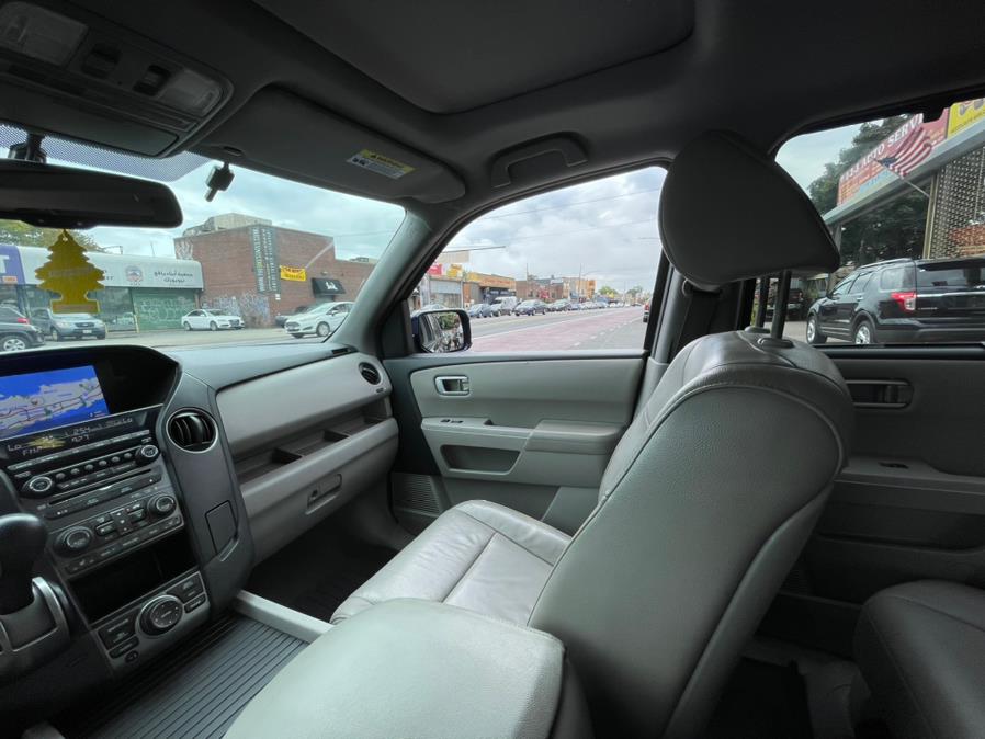 2013 Honda Pilot 4WD 4dr Touring w/RES & Navi, available for sale in BROOKLYN, New York | Deals on Wheels International Auto. BROOKLYN, New York 2013 Honda Pilot 4WD 4dr Touring w/RES & Navi, available for sale in BROOKLYN, New York | Deals on Wheels International Auto. BROOKLYN, New York
