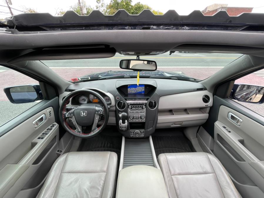 2013 Honda Pilot 4WD 4dr Touring w/RES & Navi, available for sale in BROOKLYN, New York | Deals on Wheels International Auto. BROOKLYN, New York 2013 Honda Pilot 4WD 4dr Touring w/RES & Navi, available for sale in BROOKLYN, New York | Deals on Wheels International Auto. BROOKLYN, New York