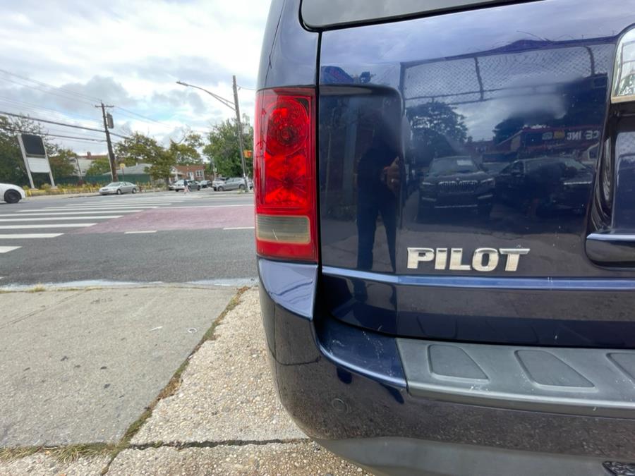 2013 Honda Pilot 4WD 4dr Touring w/RES & Navi, available for sale in BROOKLYN, New York | Deals on Wheels International Auto. BROOKLYN, New York 2013 Honda Pilot 4WD 4dr Touring w/RES & Navi, available for sale in BROOKLYN, New York | Deals on Wheels International Auto. BROOKLYN, New York