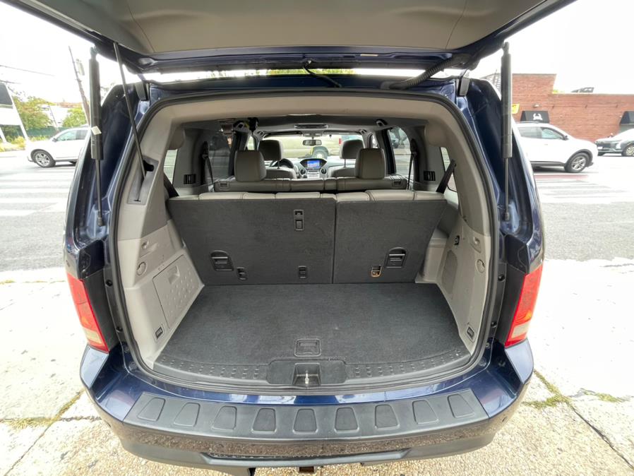 2013 Honda Pilot 4WD 4dr Touring w/RES & Navi, available for sale in BROOKLYN, New York | Deals on Wheels International Auto. BROOKLYN, New York 2013 Honda Pilot 4WD 4dr Touring w/RES & Navi, available for sale in BROOKLYN, New York | Deals on Wheels International Auto. BROOKLYN, New York