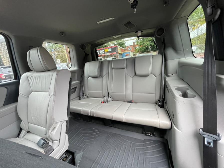 2013 Honda Pilot 4WD 4dr Touring w/RES & Navi, available for sale in BROOKLYN, New York | Deals on Wheels International Auto. BROOKLYN, New York 2013 Honda Pilot 4WD 4dr Touring w/RES & Navi, available for sale in BROOKLYN, New York | Deals on Wheels International Auto. BROOKLYN, New York