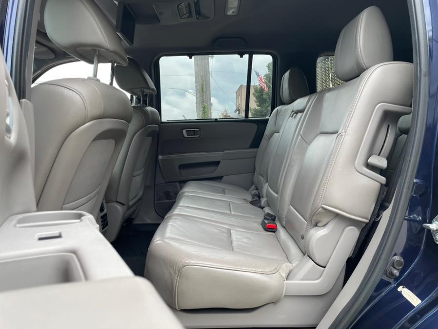 2013 Honda Pilot 4WD 4dr Touring w/RES & Navi, available for sale in BROOKLYN, New York | Deals on Wheels International Auto. BROOKLYN, New York 2013 Honda Pilot 4WD 4dr Touring w/RES & Navi, available for sale in BROOKLYN, New York | Deals on Wheels International Auto. BROOKLYN, New York