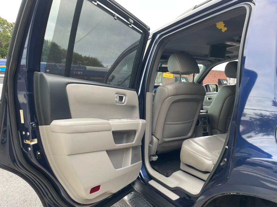 2013 Honda Pilot 4WD 4dr Touring w/RES & Navi, available for sale in BROOKLYN, New York | Deals on Wheels International Auto. BROOKLYN, New York 2013 Honda Pilot 4WD 4dr Touring w/RES & Navi, available for sale in BROOKLYN, New York | Deals on Wheels International Auto. BROOKLYN, New York