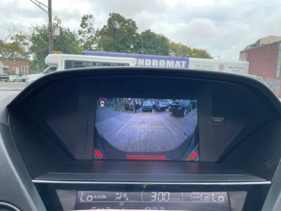 2013 Honda Pilot 4WD 4dr Touring w/RES & Navi, available for sale in BROOKLYN, New York | Deals on Wheels International Auto. BROOKLYN, New York 2013 Honda Pilot 4WD 4dr Touring w/RES & Navi, available for sale in BROOKLYN, New York | Deals on Wheels International Auto. BROOKLYN, New York