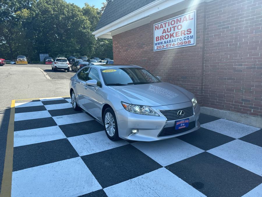 Used 2015 Lexus ES 350 in Waterbury, Connecticut | National Auto Brokers, Inc.. Waterbury, Connecticut