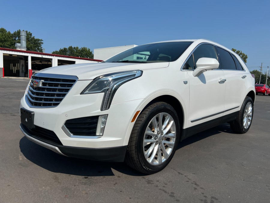 Used 2017 Cadillac XT5 in Ortonville, Michigan | Marsh Auto Sales LLC. Ortonville, Michigan