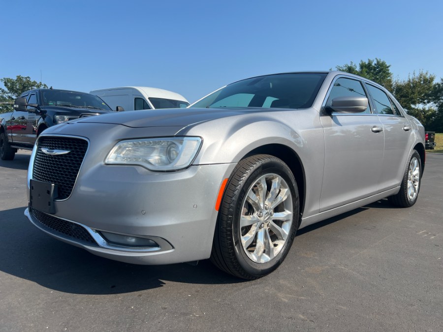 Used 2017 Chrysler 300 in Ortonville, Michigan | Marsh Auto Sales LLC. Ortonville, Michigan