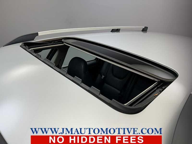 2005 Volvo Xc70 5D WAGON AWD W/SUNROOF, available for sale in Naugatuck, Connecticut | J&M Automotive Sls&Svc LLC. Naugatuck, Connecticut 2005 Volvo Xc70 5D WAGON AWD W/SUNROOF, available for sale in Naugatuck, Connecticut | J&M Automotive Sls&Svc LLC. Naugatuck, Connecticut