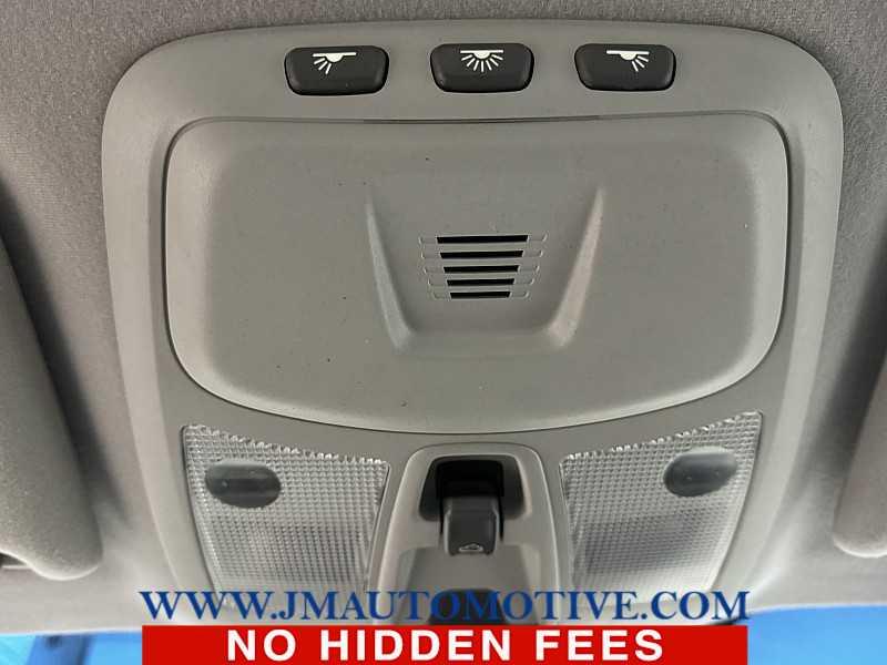 2005 Volvo Xc70 5D WAGON AWD W/SUNROOF, available for sale in Naugatuck, Connecticut | J&M Automotive Sls&Svc LLC. Naugatuck, Connecticut 2005 Volvo Xc70 5D WAGON AWD W/SUNROOF, available for sale in Naugatuck, Connecticut | J&M Automotive Sls&Svc LLC. Naugatuck, Connecticut
