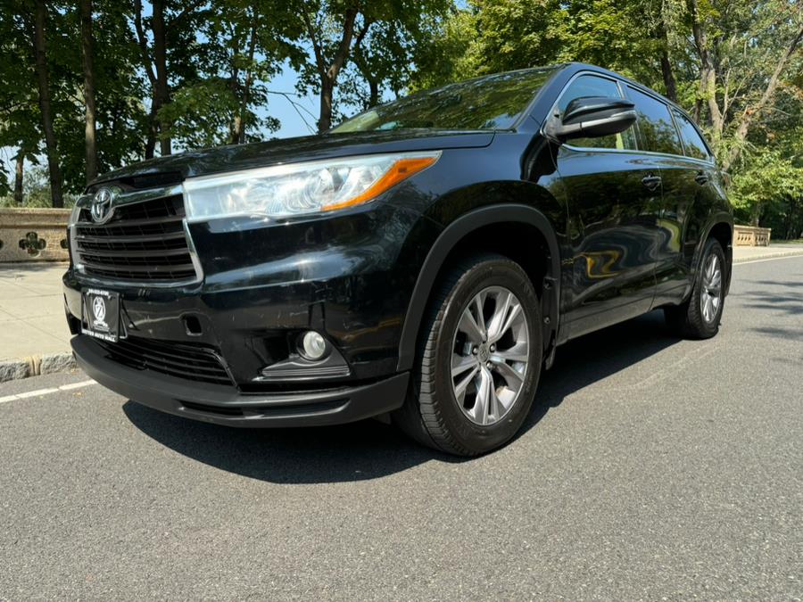 Used 2015 Toyota Highlander in Jersey City, New Jersey | Zettes Auto Mall. Jersey City, New Jersey