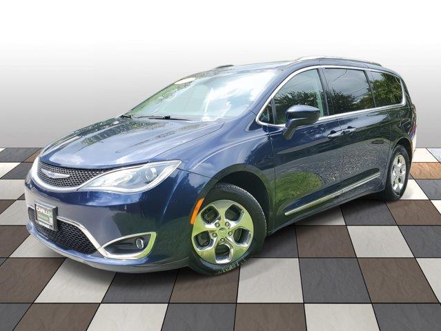 Used 2019 Chrysler Pacifica in Fort Lauderdale, Florida | CarLux Fort Lauderdale. Fort Lauderdale, Florida