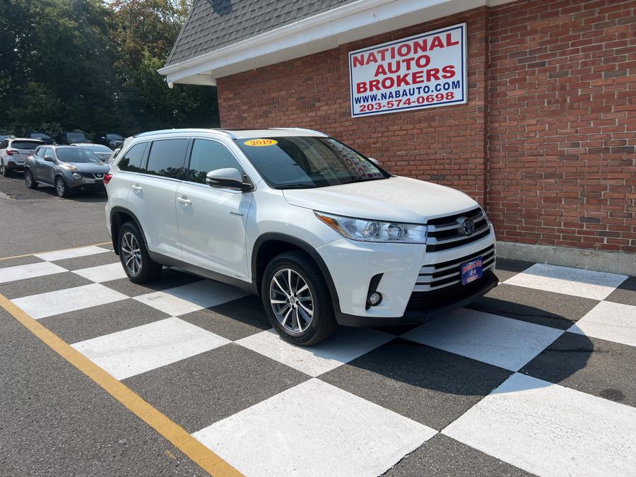 Used 2019 Toyota Highlander in Waterbury, Connecticut | National Auto Brokers, Inc.. Waterbury, Connecticut