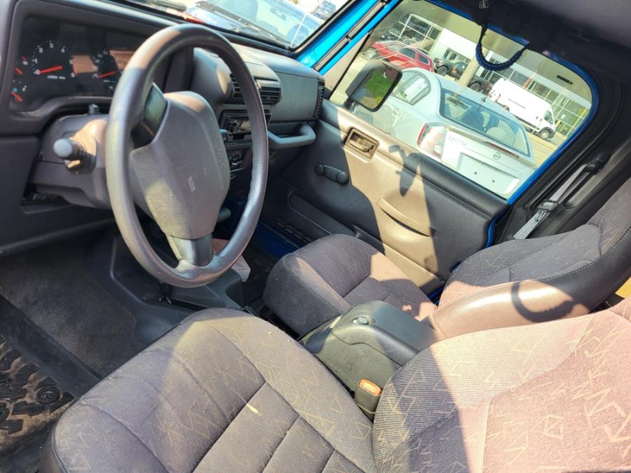 2002 Jeep Wrangler 2dr X, available for sale in Wolcott, New York | Auto Hunter CNY. Wolcott, New York 2002 Jeep Wrangler 2dr X, available for sale in Wolcott, New York | Auto Hunter CNY. Wolcott, New York