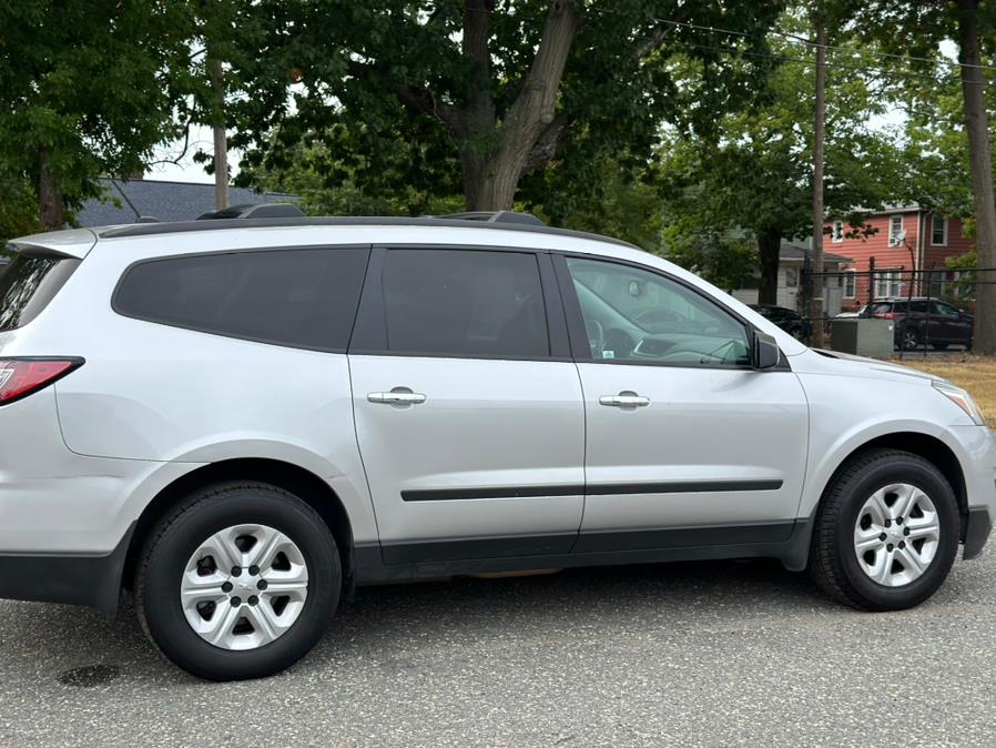 Used 2014 Chevrolet Traverse in Springfield, Massachusetts | Auto Globe LLC. Springfield, Massachusetts