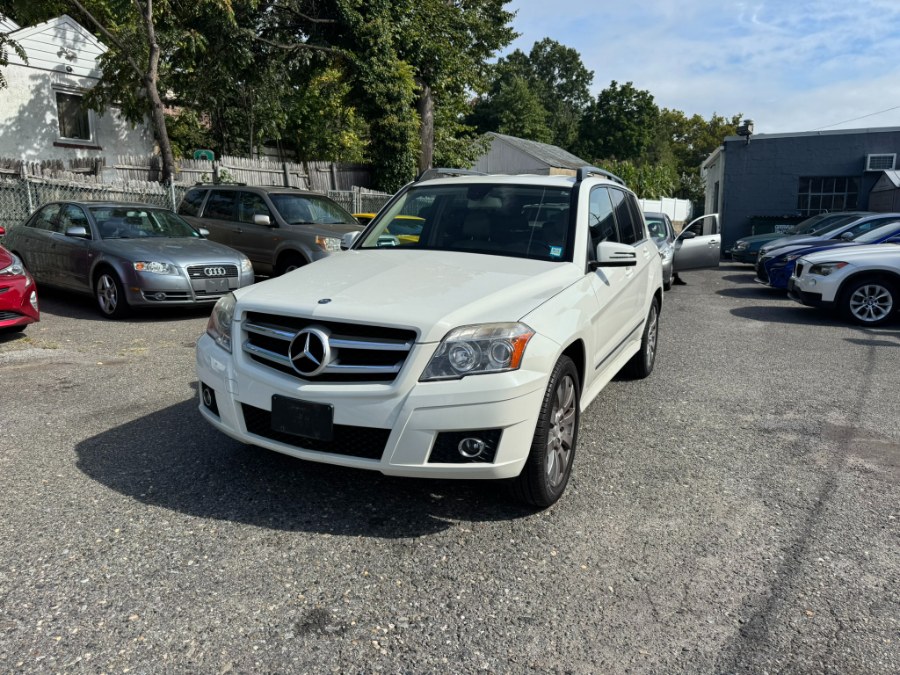 Used 2012 Mercedes-Benz GLK-Class in Great Neck, New York | Great Neck Car Buyers & Sellers. Great Neck, New York