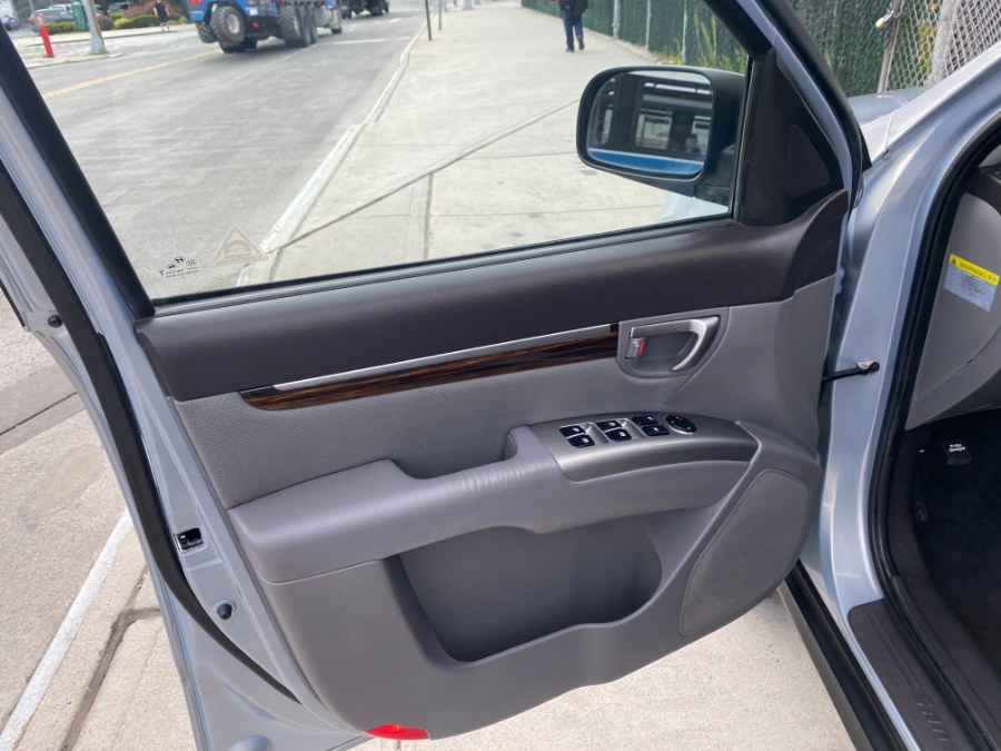 2010 Hyundai Santa Fe AWD 4dr I4 Auto GLS, available for sale in Middle Village, New York | Middle Village Motors . Middle Village, New York 2010 Hyundai Santa Fe AWD 4dr I4 Auto GLS, available for sale in Middle Village, New York | Middle Village Motors . Middle Village, New York