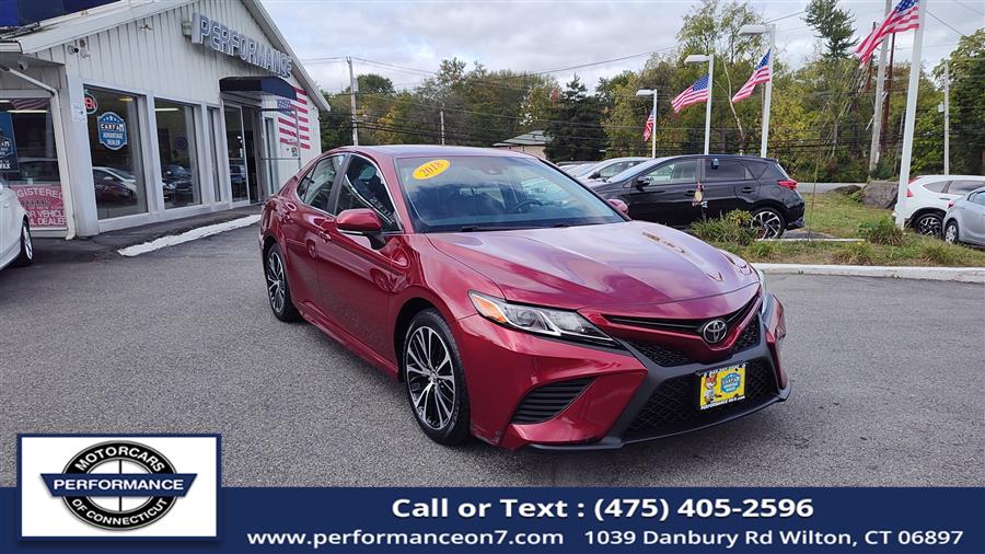 Used 2018 Toyota Camry in Wilton, Connecticut | Performance Motor Cars Of Connecticut LLC. Wilton, Connecticut