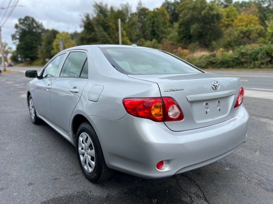 2009 Toyota Corolla LE photo 3