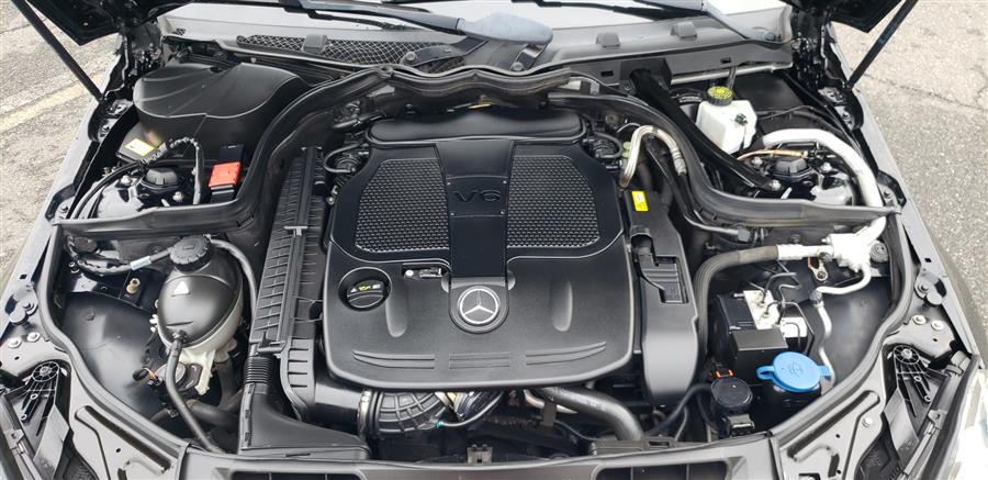 2013 Mercedes-Benz C-Class 4dr Sdn C 300 Luxury 4MATIC, available for sale in Little Ferry, New Jersey | Victoria Preowned Autos Inc. Little Ferry, New Jersey 2013 Mercedes-Benz C-Class 4dr Sdn C 300 Luxury 4MATIC, available for sale in Little Ferry, New Jersey | Victoria Preowned Autos Inc. Little Ferry, New Jersey