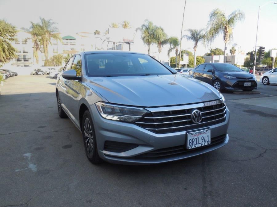 Used 2020 Volkswagen Jetta in Hawaiian Gardens, California | Luxe Motors. Hawaiian Gardens, California