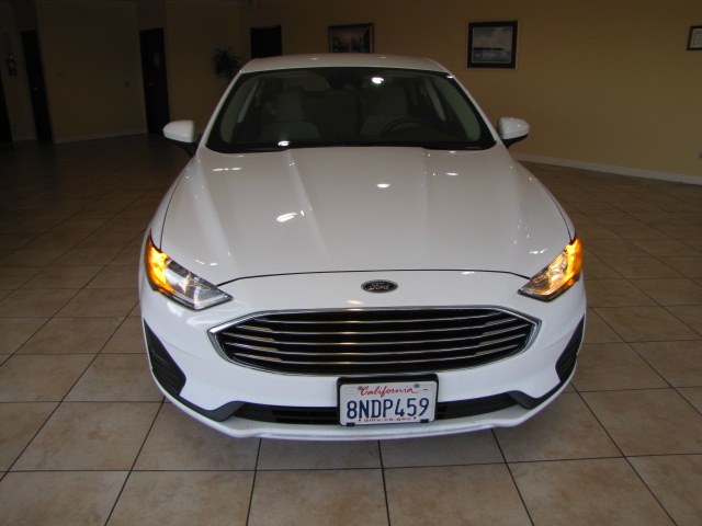 2019 Ford Fusion S photo 1