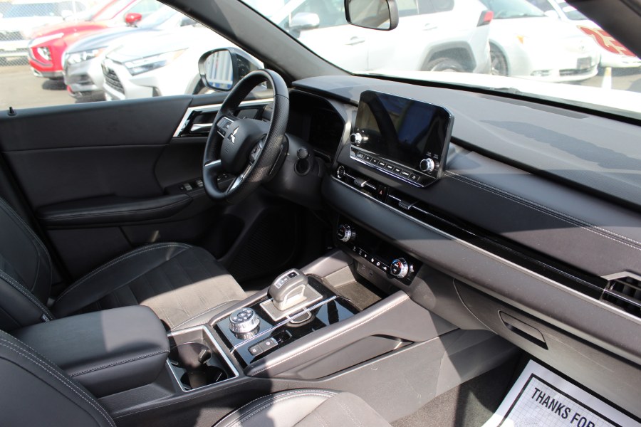 2023 Mitsubishi Outlander SE S-AWC, available for sale in Irvington, New Jersey | NJ Used Cars Center. Irvington, New Jersey 2023 Mitsubishi Outlander SE S-AWC, available for sale in Irvington, New Jersey | NJ Used Cars Center. Irvington, New Jersey
