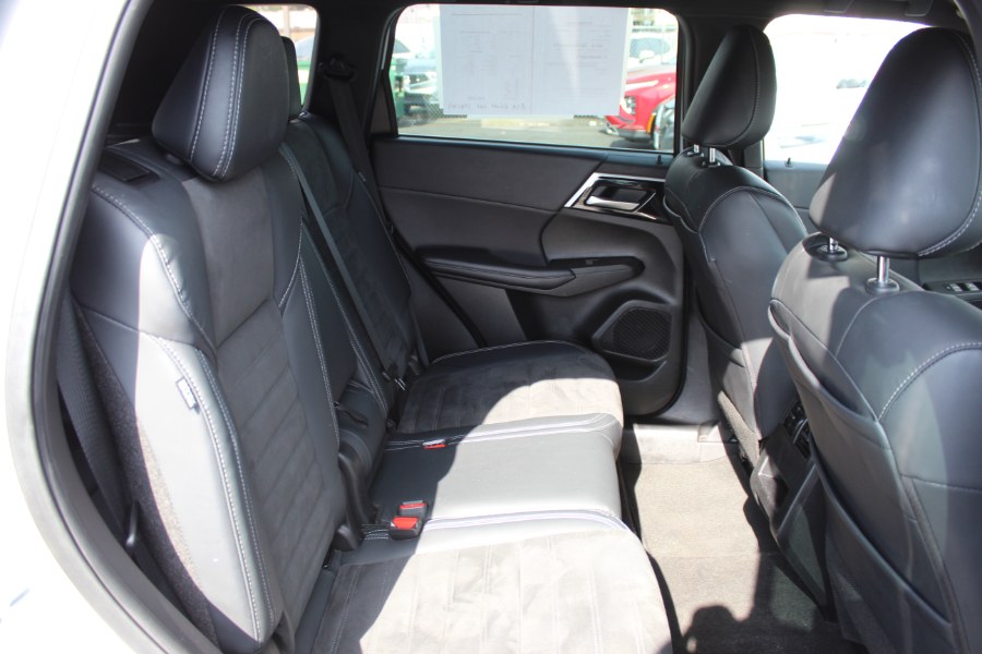 2023 Mitsubishi Outlander SE S-AWC, available for sale in Irvington, New Jersey | NJ Used Cars Center. Irvington, New Jersey 2023 Mitsubishi Outlander SE S-AWC, available for sale in Irvington, New Jersey | NJ Used Cars Center. Irvington, New Jersey