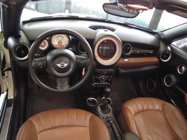 2012 MINI Cooper Base photo 11