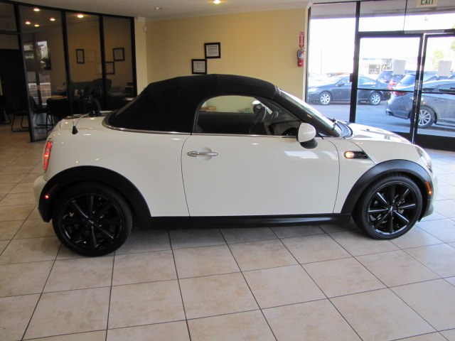 2012 MINI Cooper Base photo 8