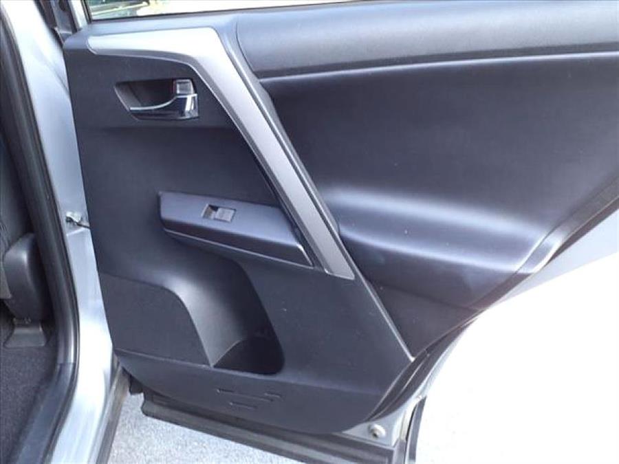 2018 Toyota RAV4 XLE photo 8