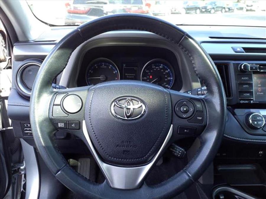 2018 Toyota RAV4 XLE photo 11