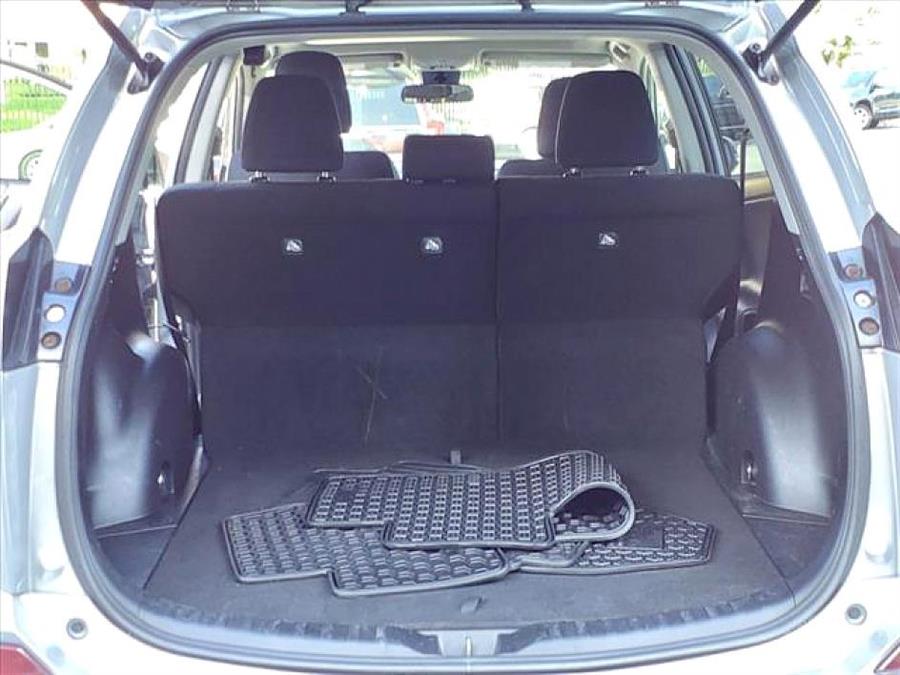2018 Toyota RAV4 XLE photo 12