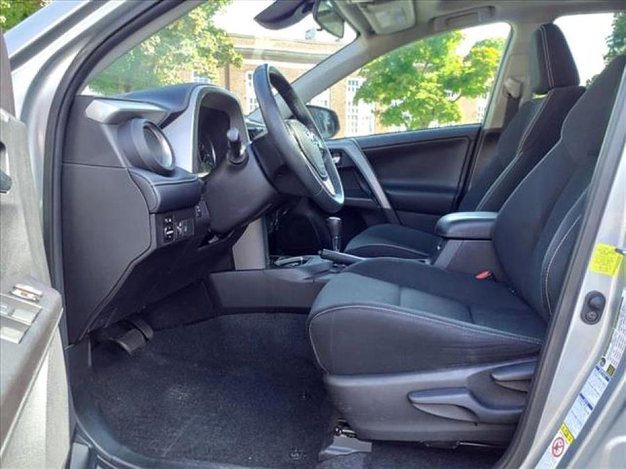 2018 Toyota RAV4 XLE photo 13