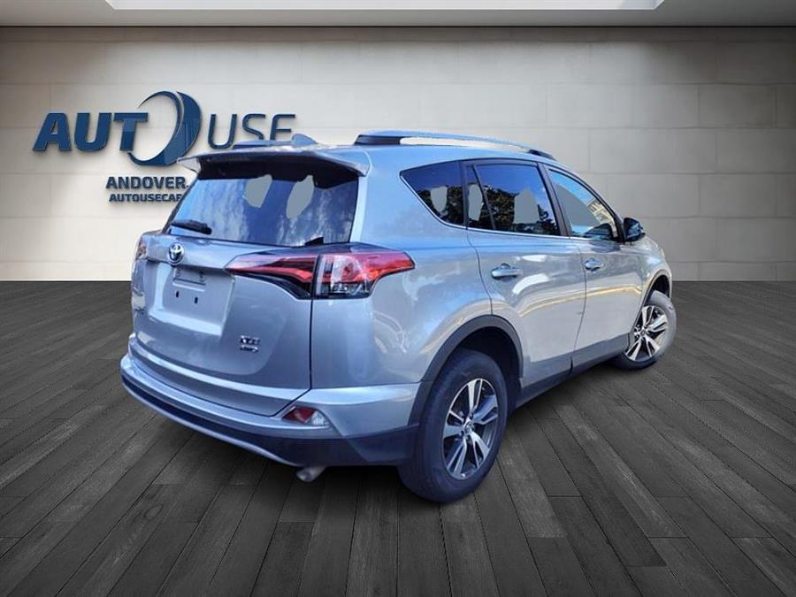 2018 Toyota RAV4 XLE photo 4