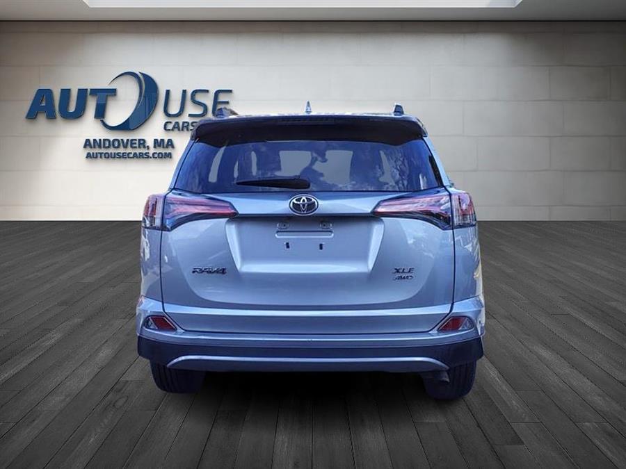2018 Toyota RAV4 XLE photo 5