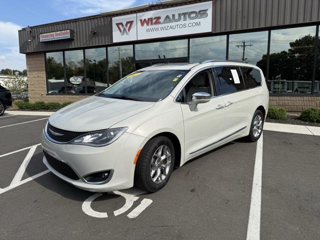 Used 2017 Chrysler Pacifica in Stratford, Connecticut | Wiz Leasing Inc. Stratford, Connecticut