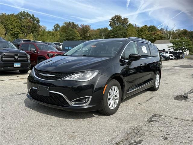 Used 2018 Chrysler Pacifica in Avon, Connecticut | Sullivan Automotive Group. Avon, Connecticut