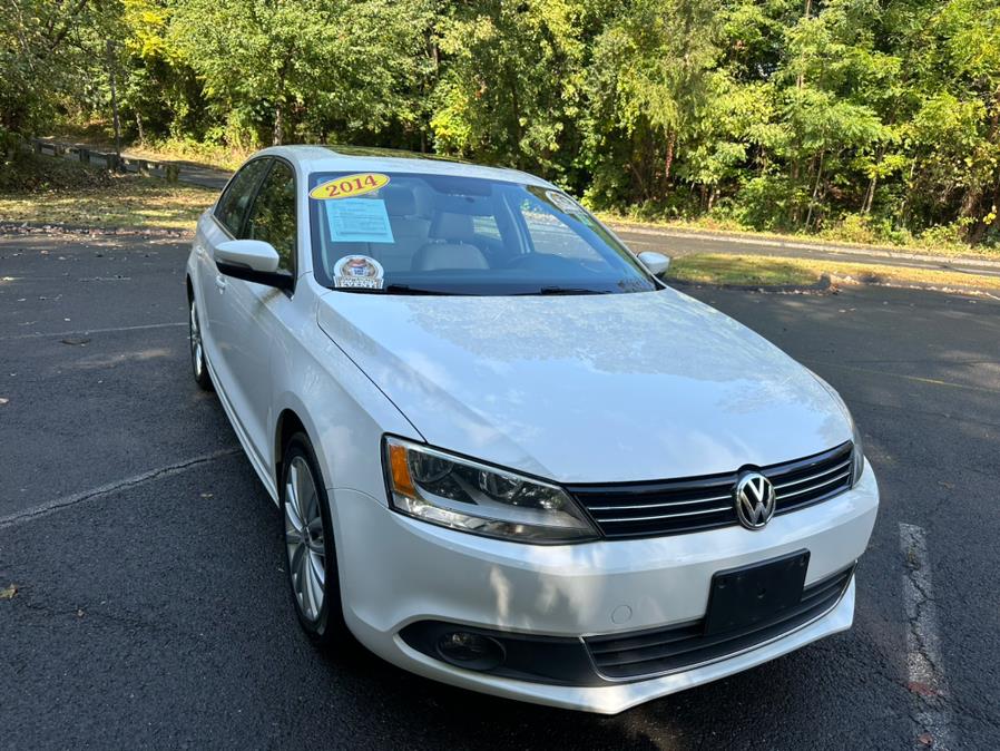 Used 2013 Volkswagen Jetta Sedan in New Britain, Connecticut | Supreme Automotive. New Britain, Connecticut