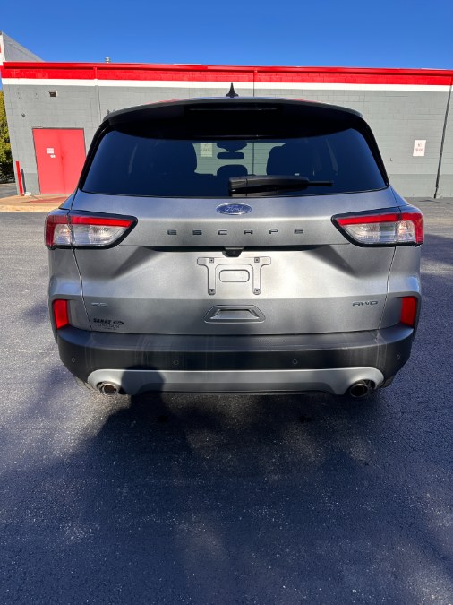 2022 Ford Escape SE photo 4