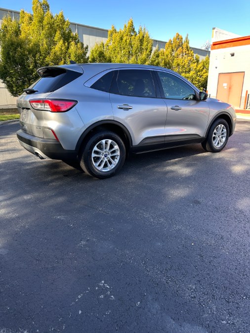 2022 Ford Escape SE photo 5