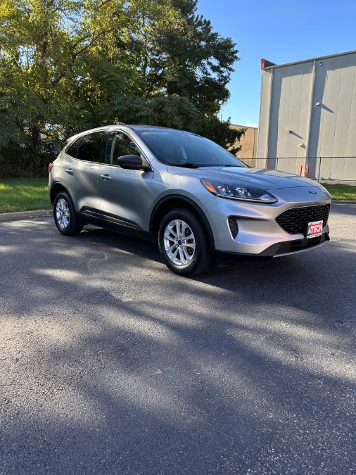 2022 Ford Escape SE photo 2